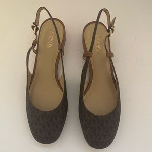 MICHAEL KORS PERLA FLEX SIGNATURE LOGO new size 8